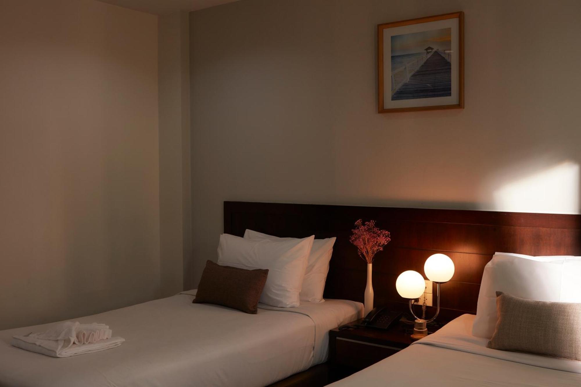 Rhienchai Place Hotel Surat Thani Exterior photo