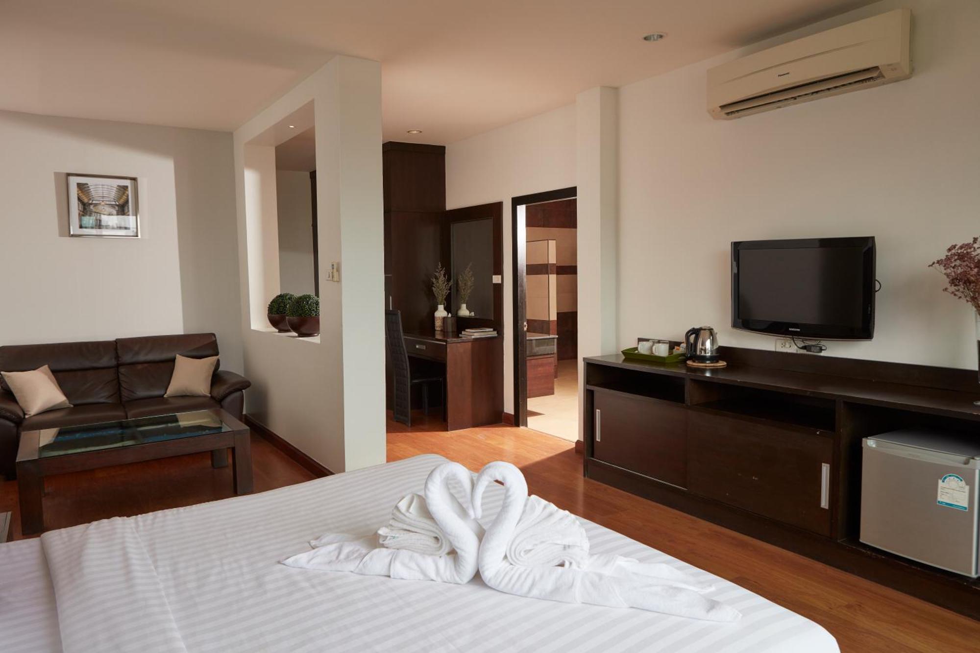 Rhienchai Place Hotel Surat Thani Exterior photo