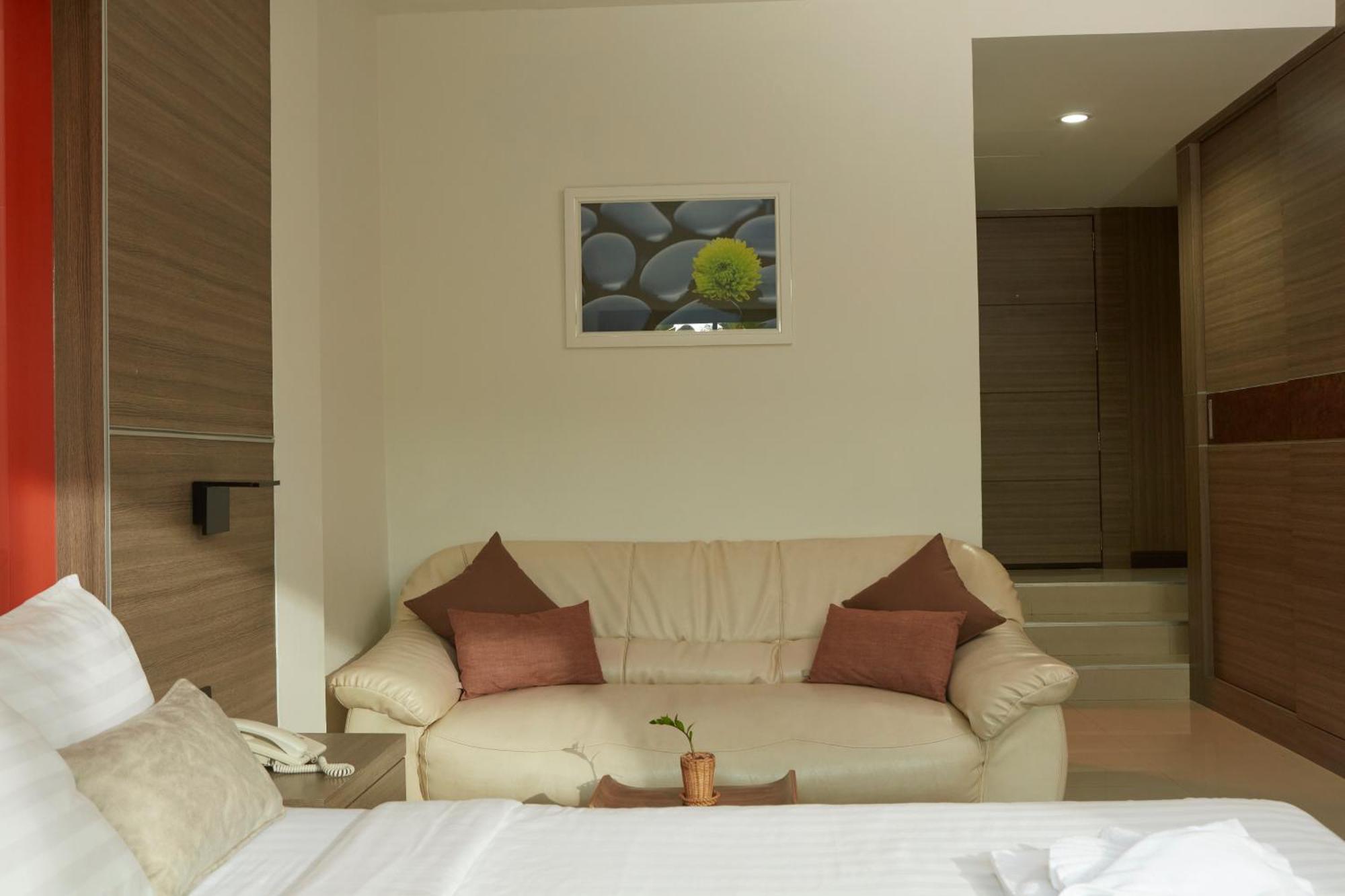 Rhienchai Place Hotel Surat Thani Exterior photo